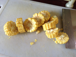 虫草花<a href=/shicai/mimian/YuMi/index.html target=_blank><u>玉米</u></a>大骨汤