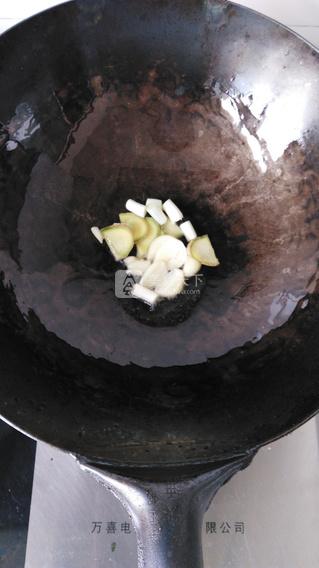 酱焖小<a href=/shicai/shuichanpin/HeiYu/index.html target=_blank><u>黑鱼</u></a>