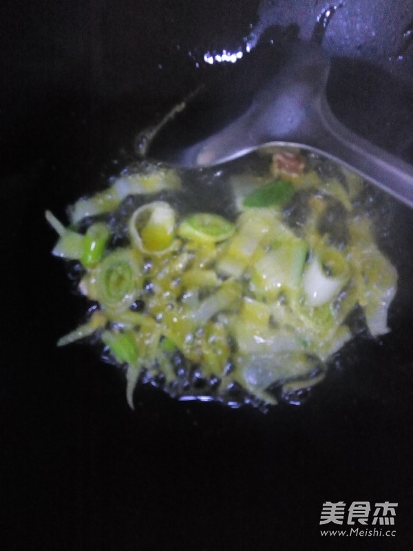 酱炒<a href=/shicai/mimian/MianTiao/index.html target=_blank><u>面条</u></a>的做法