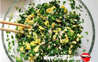 <a href=/shicai/shucai/JiuCai/index.html target=_blank><u>韭菜</u></a>盒子的做法4