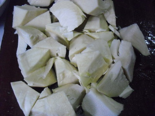 <a href=/shicai/rouqin/YaTui/index.html target=_blank><u>鸭腿</u></a>烧<a href=/shicai/shucai/ChunSun/index.html target=_blank><u>春笋</u></a>