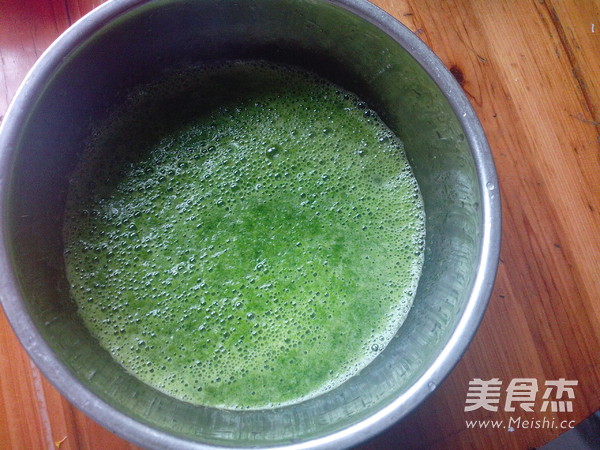 <a href=/shicai/shucai/BoCai/index.html target=_blank><u>菠菜</u></a><a href=/shicai/rouqin/JiDan/index.html target=_blank><u>鸡蛋</u></a>饼的做法