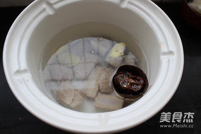 <a href=/shicai/guopin/LuoHanGuo/index.html target=_blank><u>罗汉果</u></a><a href=/shicai/shucai/ShanYao/index.html target=_blank><u>山药</u></a><a href=/shicai/rouqin/PaiGu/index.html target=_blank><u>排骨</u></a>汤的做法