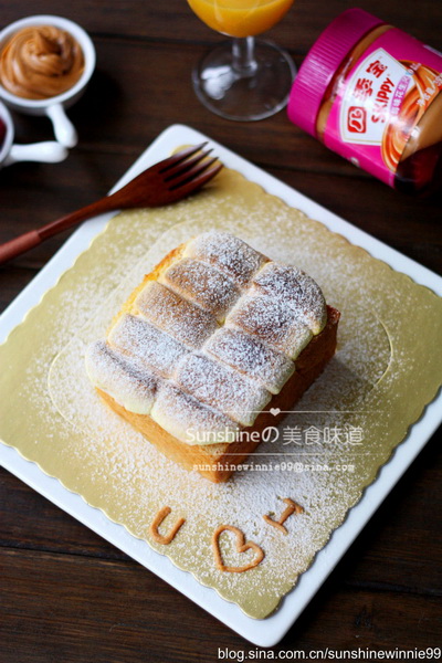 <a href=/shicai/guopin/HuaSheng/index.html target=_blank><u>花生</u></a>酱<a href=/shicai/guopin/XianJiao/index.html target=_blank><u>香蕉</u></a><a href=/shicai/mimian/TuSi/index.html target=_blank><u>吐司</u></a>盒的做法