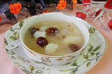 蜜<a href=/shicai/guopin/Zao/index.html target=_blank><u>枣</u></a>核<a href=/shicai/guopin/Tao/index.html target=_blank><u>桃</u></a>羹