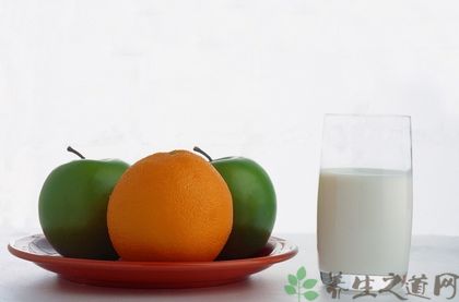 <a href=/shicai/mimian/NiuNai/index.html target=_blank><u>牛奶</u></a>不能和什么一起吃