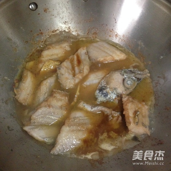 罗卜丝烧<a href=/shicai/shuichanpin/DaiYu/index.html target=_blank><u>带鱼</u></a>的做法