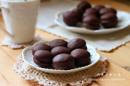 <a href=/shicai/mimian/QiaoKeLi/index.html target=_blank><u>巧克力</u></a>软心派步骤