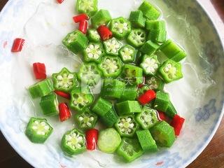 冰镇<a href=/shicai/shucai/QiuKui/index.html target=_blank><u>秋葵</u></a>