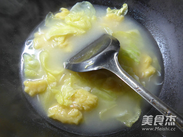 虾皮圆<a href=/shicai/shucai/BaiCai/index.html target=_blank><u>白菜</u></a><a href=/shicai/mimian/YuMiMian/index.html target=_blank><u><a href=/shicai/mimian/YuMi/index.html target=_blank><u>玉米</u></a>面</u></a>疙瘩的做法