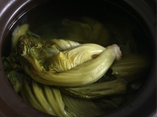 水碌菜炒<a href=/shicai/rouqin/WuHuaRou/index.html target=_blank><u>五花肉</u></a>