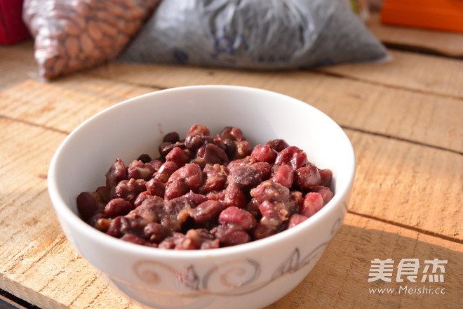 低糖<a href=/shicai/mimian/HongDou/index.html target=_blank><u>红豆</u></a>沙,温暖的甜蜜。的做法