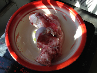 虫草花<a href=/shicai/mimian/YuMi/index.html target=_blank><u>玉米</u></a>大骨汤