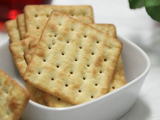 <a href=/shicai/diaoweipin/CongYou/index.html target=_blank><u>葱油</u></a>饼干