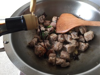 粽子烧<a href=/shicai/rouqin/PaiGu/index.html target=_blank><u>排骨</u></a>