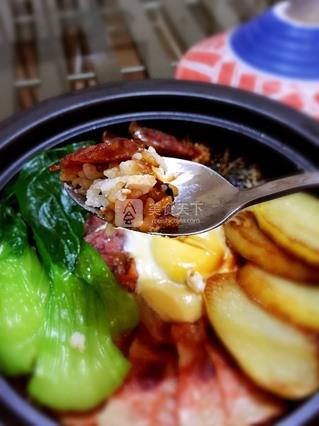 <a href=/shicai/rouqin/XiangChang/index.html target=_blank><u>香肠</u></a><a href=/shicai/rouqin/PeiGen/index.html target=_blank><u>培根</u></a>煲仔饭