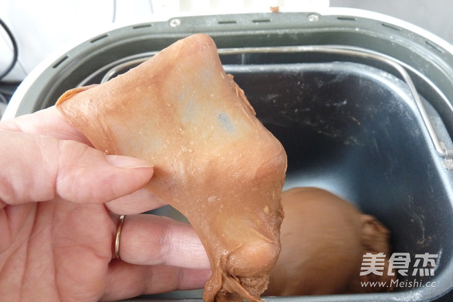 <a href=/shicai/guopin/ManYueMei/index.html target=_blank><u>蔓越莓</u></a>可可包的做法