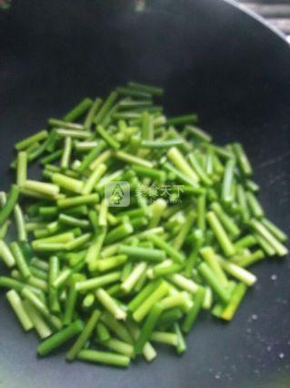 <a href=/shicai/rouqin/JiDan/index.html target=_blank><u>鸡蛋</u></a>炒熟蒜苔