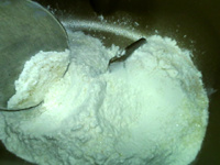 <a href=/shicai/guopin/ManYueMei/index.html target=_blank><u>蔓越莓</u></a>核<a href=/shicai/guopin/Tao/index.html target=_blank><u>桃</u></a>节日<a href=/shicai/mimian/MianBao/index.html target=_blank><u>面包</u></a>