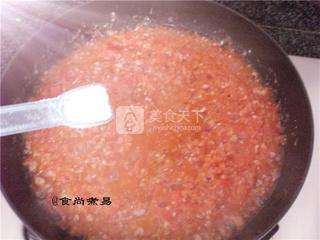 自制<a href=/shicai/mimian/YiMian/index.html target=_blank><u>意面</u></a>披萨酱