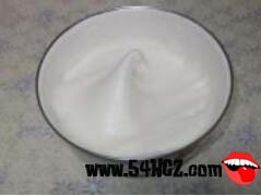 <a href=/shicai/mimian/XianNaiYou/index.html target=_blank><u>鲜<a href=/shicai/mimian/NaiYou/index.html target=_blank><u>奶油</u></a></u></a>的做法4