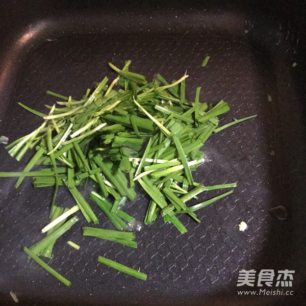 <a href=/shicai/shucai/JiuCai/index.html target=_blank><u>韭菜</u></a>炒蛋丝的做法