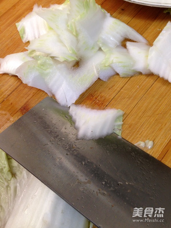 <a href=/shicai/rouqin/LaRou/index.html target=_blank><u>腊肉</u></a>炒<a href=/shicai/shucai/BaiCai/index.html target=_blank><u>白菜</u></a>的做法