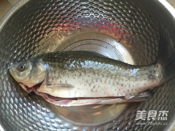 <a href=/shicai/shuichanpin/JiYu/index.html target=_blank><u>鲫鱼</u></a>汤的做法