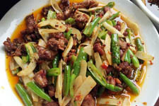 川味姜爆<a href=/shicai/rouqin/YaZi/index.html target=_blank><u>鸭子</u></a>的做法介绍