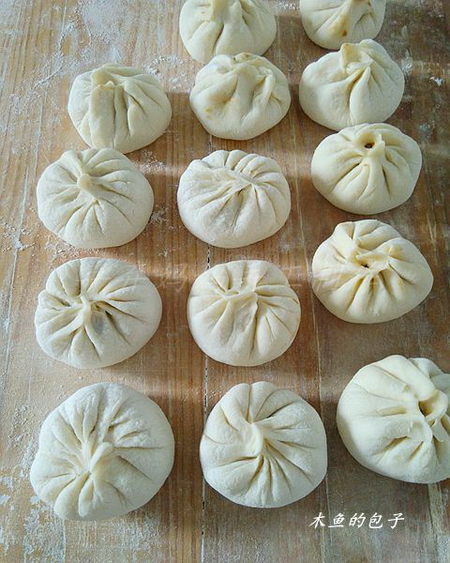 酱肉包子&<a href=/shicai/shucai/JiuCai/index.html target=_blank><u>韭菜</u></a><a href=/shicai/rouqin/JiDan/index.html target=_blank><u>鸡蛋</u></a>包子