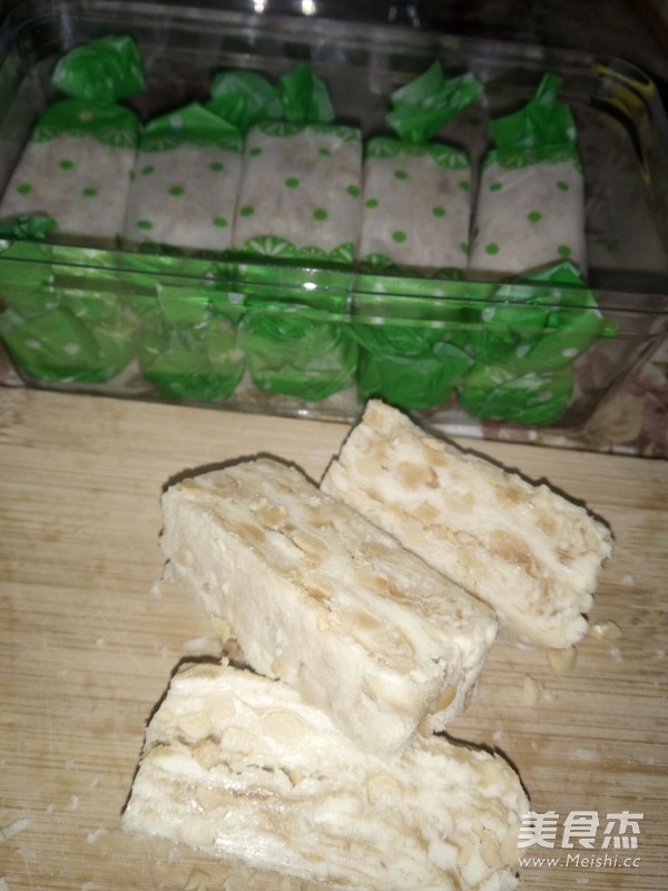 软硬<a href=/shicai/rouqin/NiuZa/index.html target=_blank><u>牛杂</u></a>糖的做法