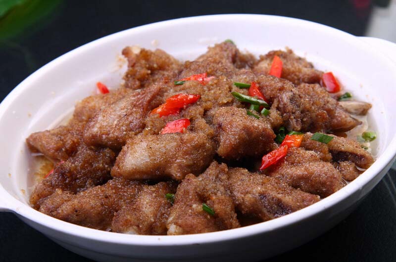 粉蒸<a href=/shicai/rouqin/PaiGu/index.html target=_blank><u>排骨</u></a>的做法1