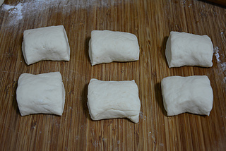 <a href=/shicai/mimian/NiuNai/index.html target=_blank><u>牛奶</u></a>刀切馒头