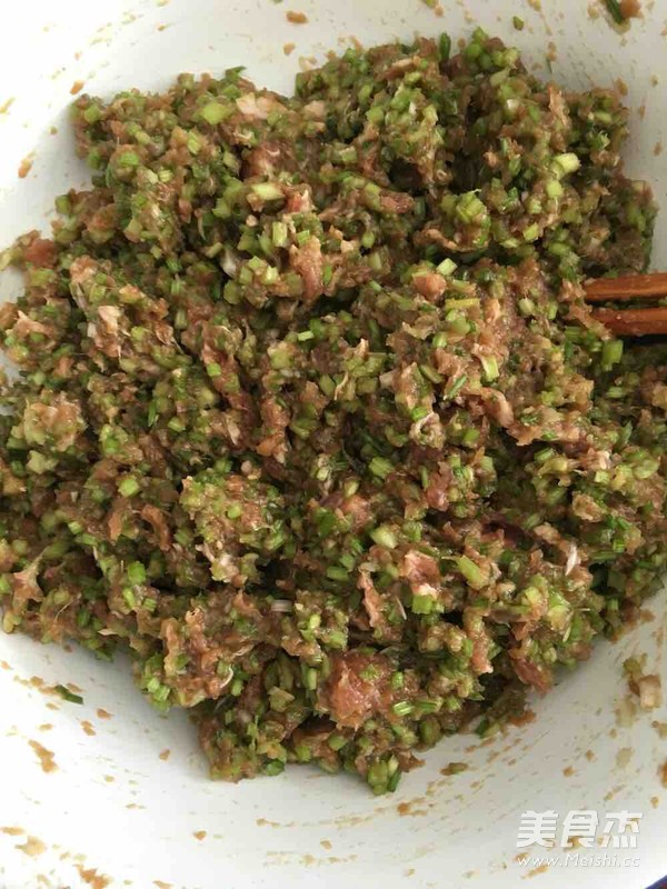 <a href=/shicai/shucai/QinCai/index.html target=_blank><u>芹菜</u></a><a href=/shicai/rouqin/ZhuRou/index.html target=_blank><u>猪肉</u></a>水饺的做法