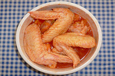 烤<a href=/shicai/rouqin/JiChi/index.html target=_blank><u>鸡翅</u></a>的腌制方法