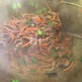 大蒜炒<a href=/shicai/rouqin/NiuRou/index.html target=_blank><u>牛肉</u></a>