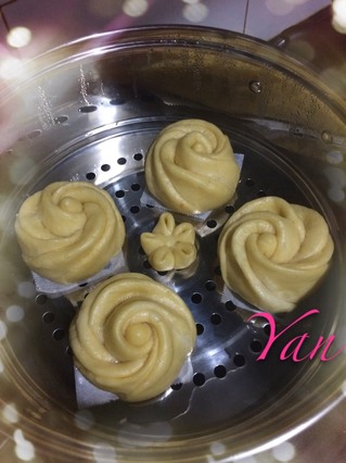 <a href=/shicai/shucai/NanGua/index.html target=_blank><u>南瓜</u></a>玫瑰馒头