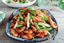 炒河虾，炒河虾的做法，炒<a href=zt/hexia target=_blank><u>河虾的做法大全</u></a>