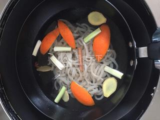 清爽<a href=/shicai/rouqin/ZhuRouPi/index.html target=_blank><u>猪皮</u></a>冻