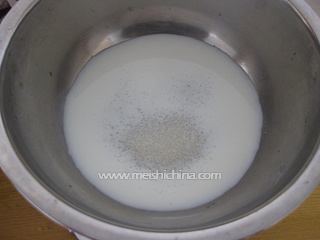 中空<a href=zt/qifengdg target=_blank><u>戚风蛋糕</u></a>