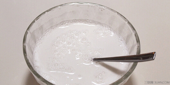 <a href=zt/liangfen target=_blank><u>凉粉的做法大全</u></a> 自制<a href=/shicai/mimian/LvDou/index.html target=_blank><u>绿豆</u></a>凉粉开胃消暑