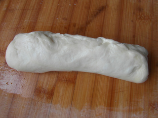 <a href=/shicai/rouqin/XiangChang/index.html target=_blank><u>香肠</u></a><a href=/shicai/mimian/MianBao/index.html target=_blank><u>面包</u></a>之花朵形