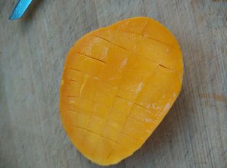 <a href=/shicai/guopin/MangGuo/index.html target=_blank><u>芒果</u></a>花