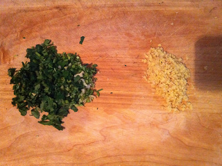 炸<a href=/shicai/shucai/BaiLuoBo/index.html target=_blank><u>白<a href=/shicai/shucai/LuoBo/index.html target=_blank><u>萝卜</u></a></u></a>丸子