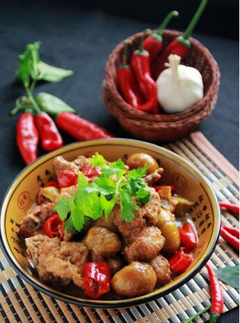 <a href=/shicai/guopin/LiZi/index.html target=_blank><u>栗子</u></a>黄焖鸡怎么做?