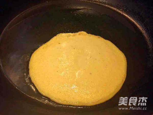 奶香<a href=/shicai/mimian/YuMiMian/index.html target=_blank><u><a href=/shicai/mimian/YuMi/index.html target=_blank><u>玉米</u></a>面</u></a>饼的做法