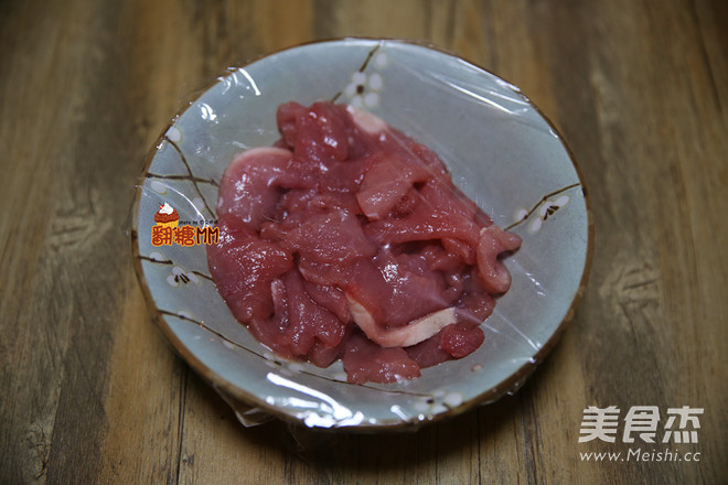 减30%卡路里的”炸”<a href=/shicai/rouqin/ZhuPai/index.html target=_blank><u>猪排</u></a>饭的做法