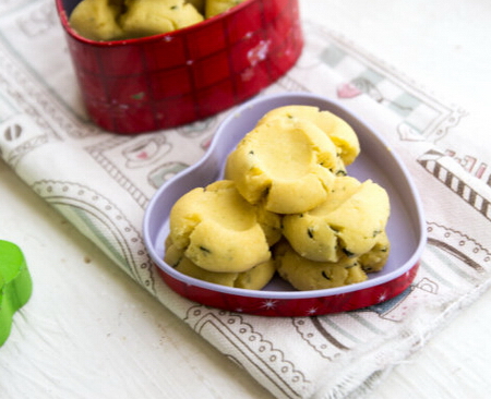 <a href=/shicai/shuichanpin/HaiTai/index.html target=_blank><u>海苔</u></a>玛格丽特饼干步骤