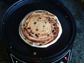 香酥<a href=/shicai/diaoweipin/CongYou/index.html target=_blank><u>葱油</u></a>饼