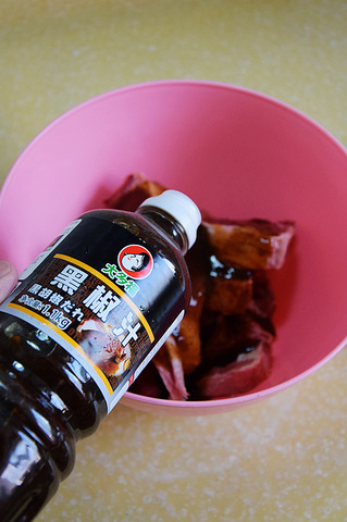 煎烤<a href=/shicai/rouqin/YangPai/index.html target=_blank><u>羊排</u></a>